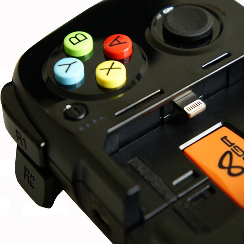 MOGA ACE 专为iPhone打造的MFi认证游戏手柄，提升iOS游戏体验